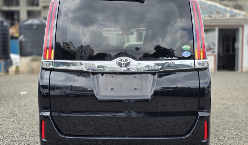 
								Toyota Noah full									