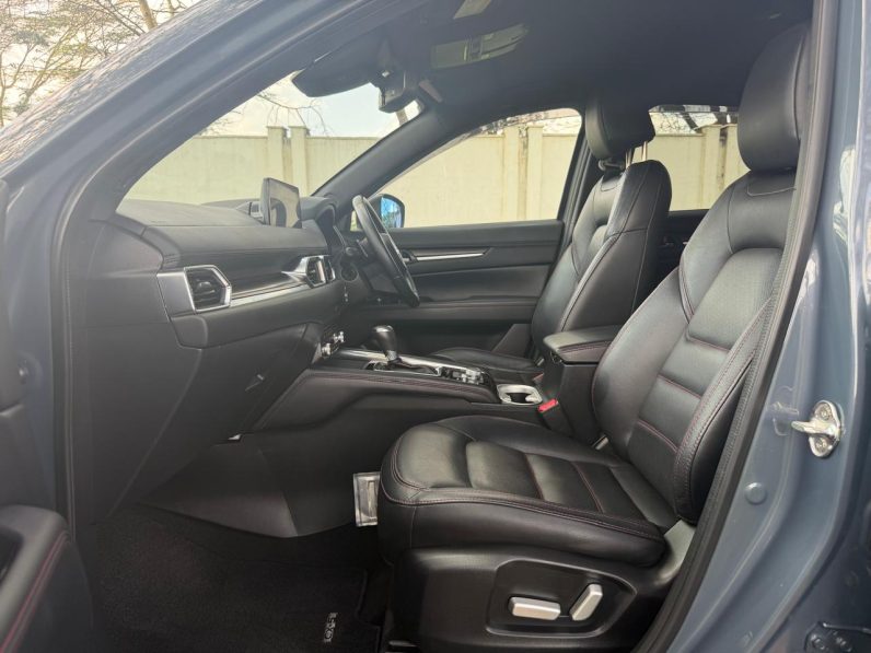 
								Mazda CX-5 full									
