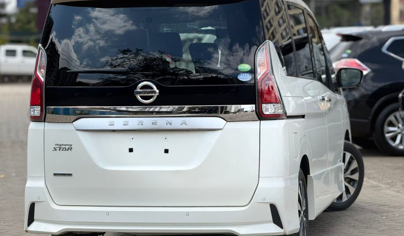 
								Nissan Serena full									
