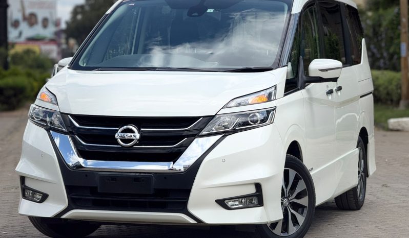 
								Nissan Serena full									
