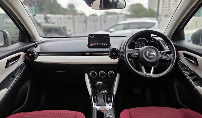 
								Mazda Demio full									