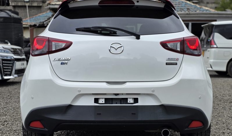 
								Mazda Demio full									