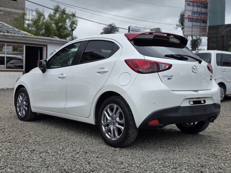 
								Mazda Demio full									