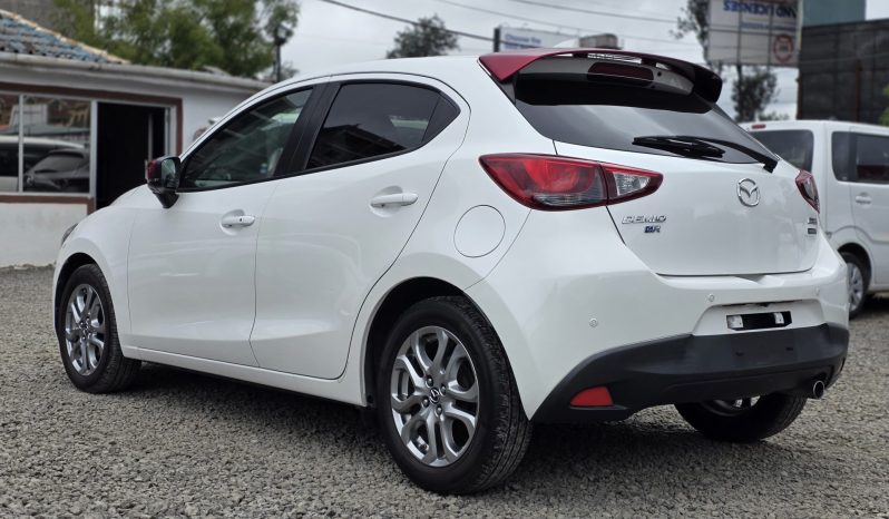 
								Mazda Demio full									