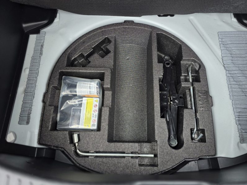 
								Mazda Demio full									