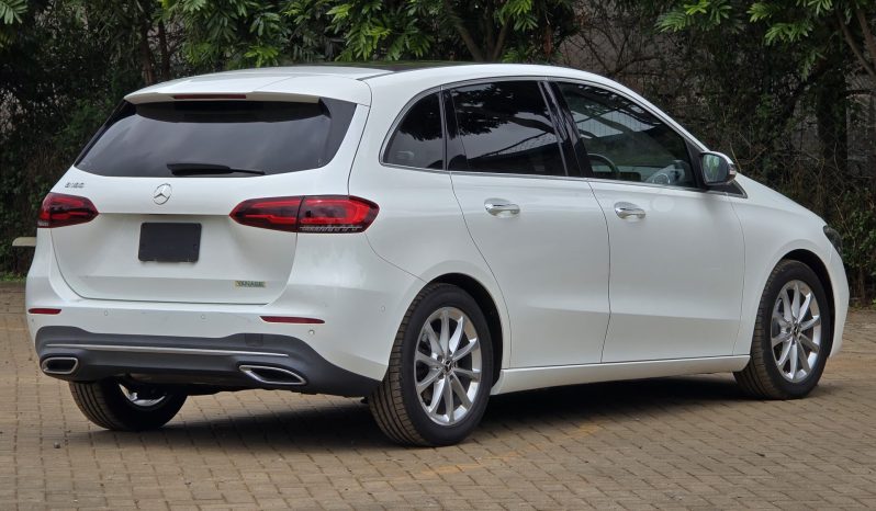 
								Mercedes Benz B180 full									