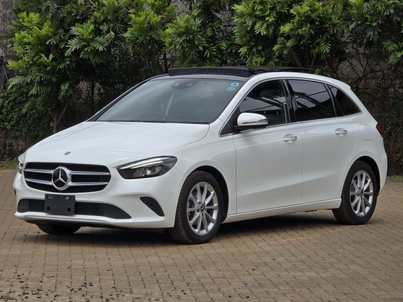 
								Mercedes Benz B180 full									
