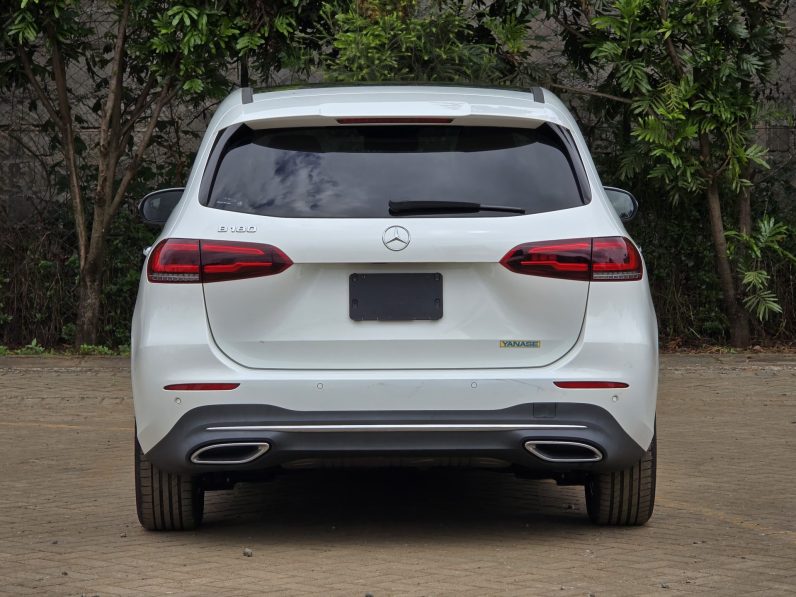 
								Mercedes Benz B180 full									