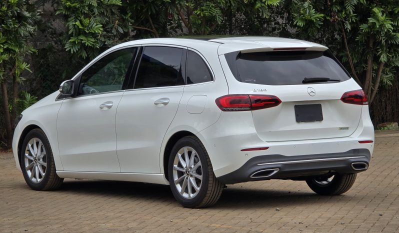 
								Mercedes Benz B180 full									