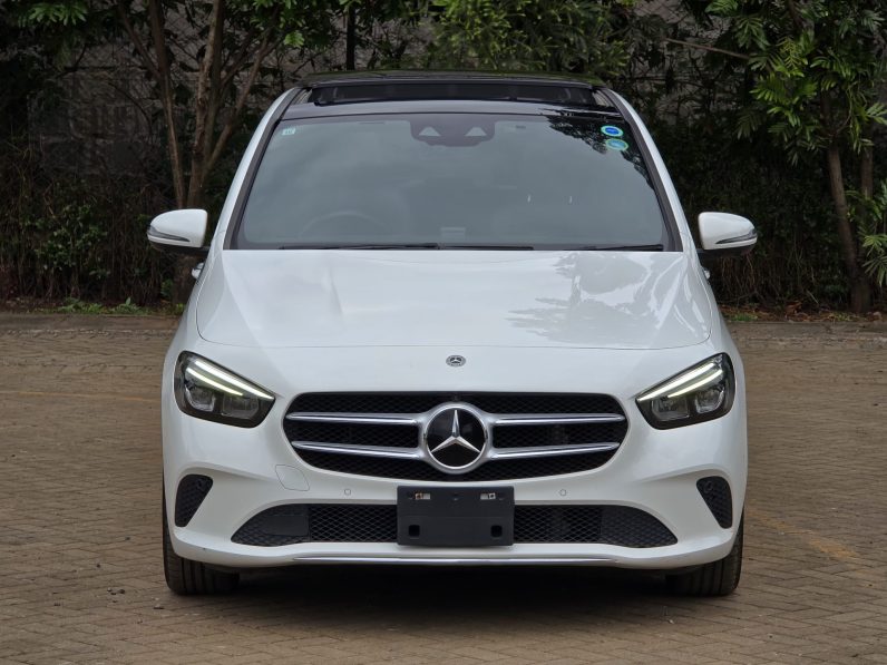 
								Mercedes Benz B180 full									