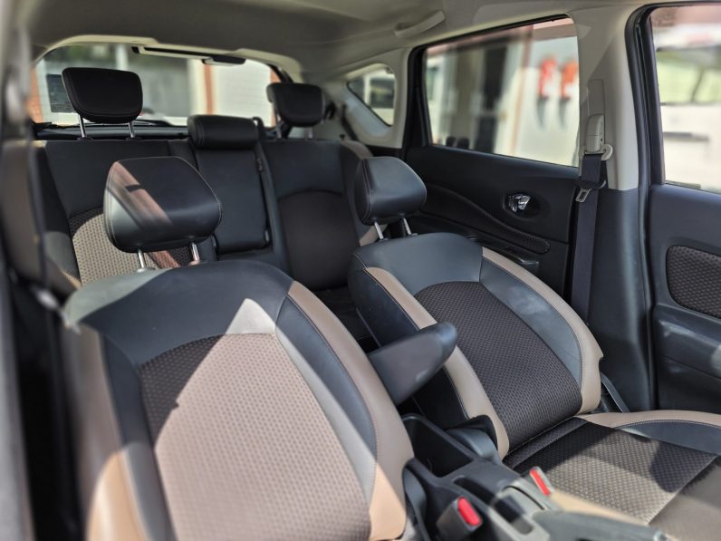 
								Nissan Note E-power Medalist full									