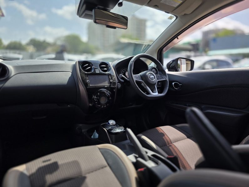 
								Nissan Note E-power Medalist full									