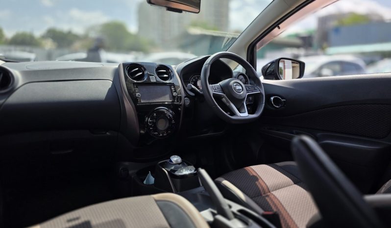 
								Nissan Note E-power Medalist full									
