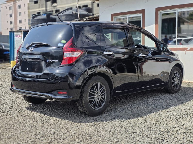 
								Nissan Note E-power Medalist full									
