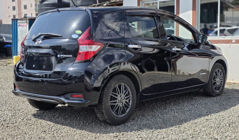 
								Nissan Note E-power Medalist full									