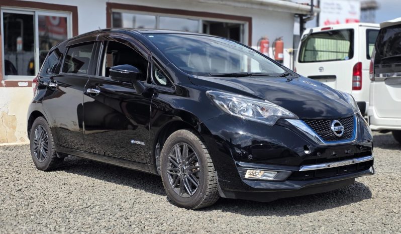 
								Nissan Note E-power Medalist full									