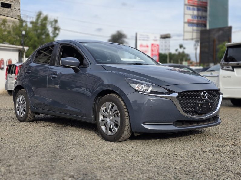 
								Mazda 2 full									