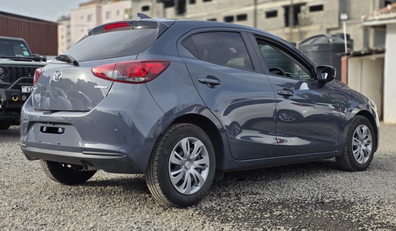 
								Mazda 2 full									