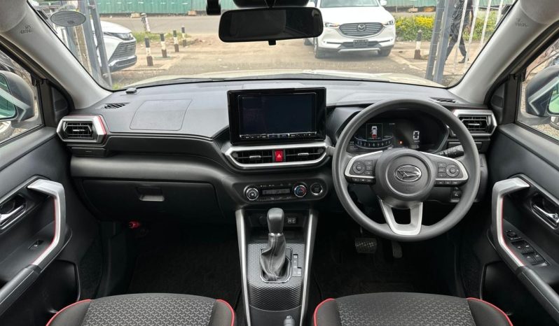 
								Daihatsu Rocky full									