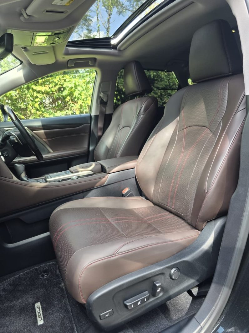 
								Lexus RX300 full									