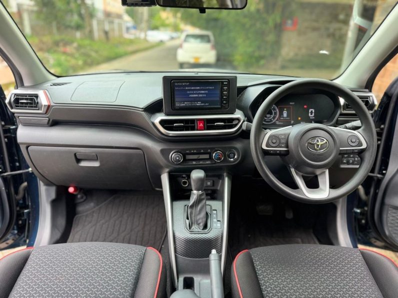 
								Toyota Raize full									