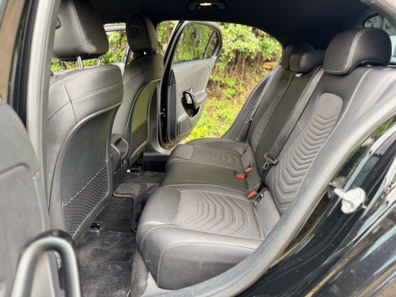 
								Mercedes-Benz A180 full									