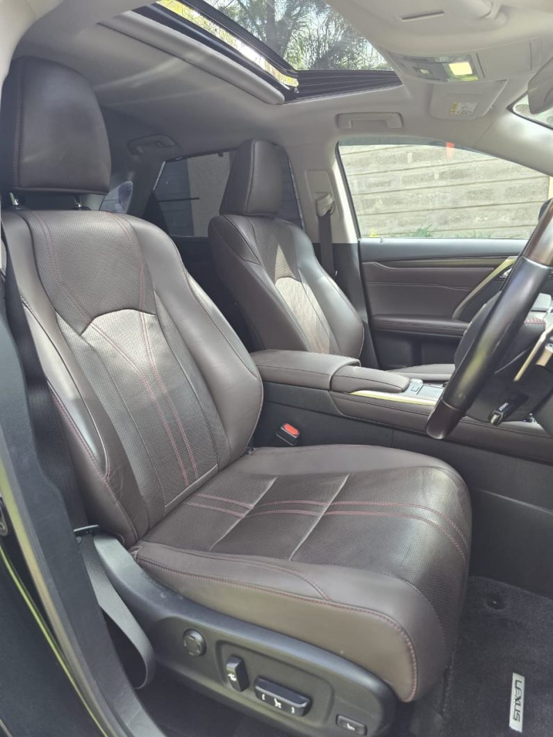
								Lexus RX300 full									