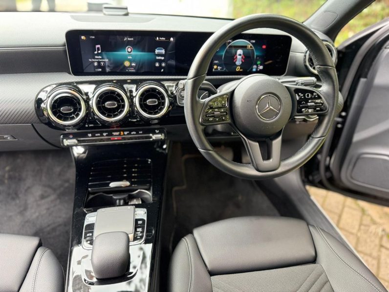 
								Mercedes-Benz A180 full									