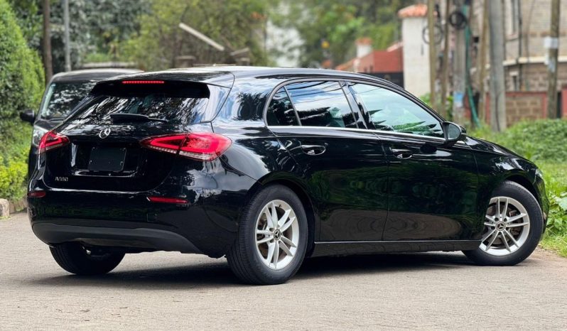 
								Mercedes-Benz A180 full									