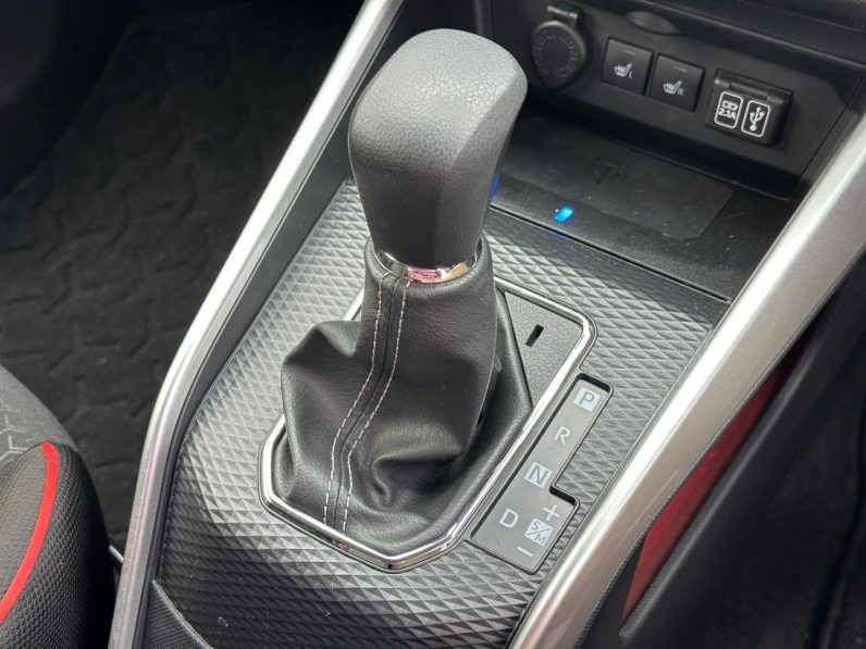 
								Daihatsu Rocky full									
