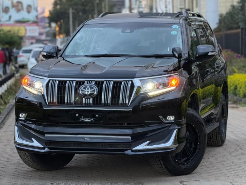 
								Toyota Land Cruiser Prado TXL full									