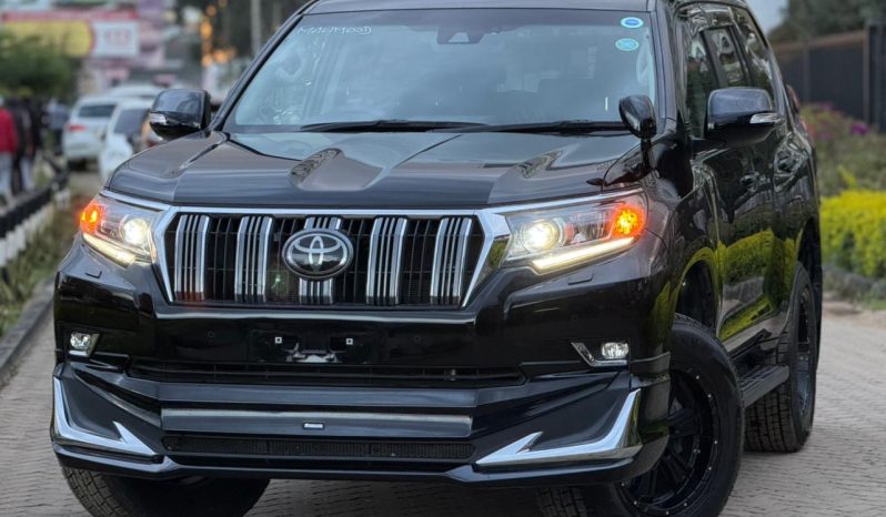 
								Toyota Land Cruiser Prado TXL full									