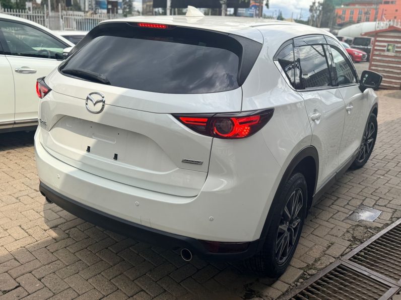 
								Mazda CX-5 full									