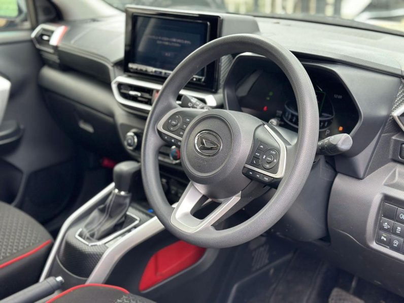 
								Daihatsu Rocky full									