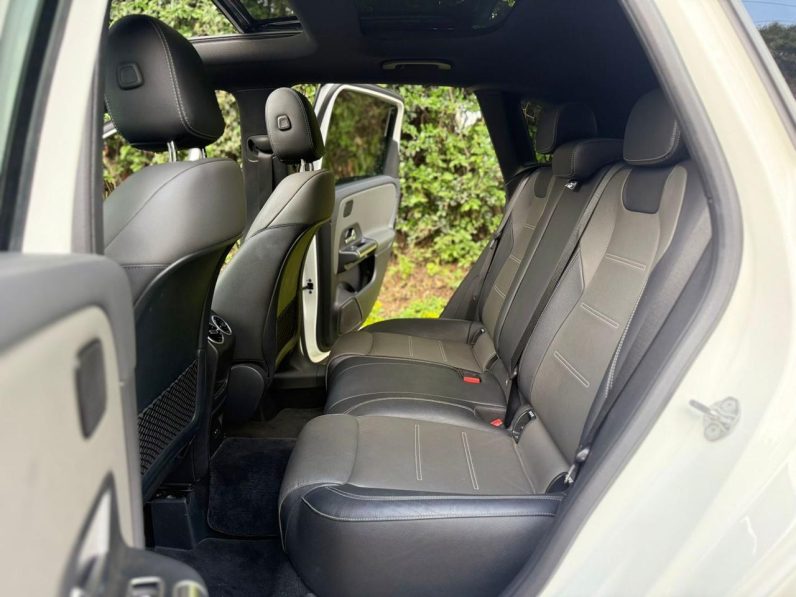 
								Mercedes Benz B180 full									