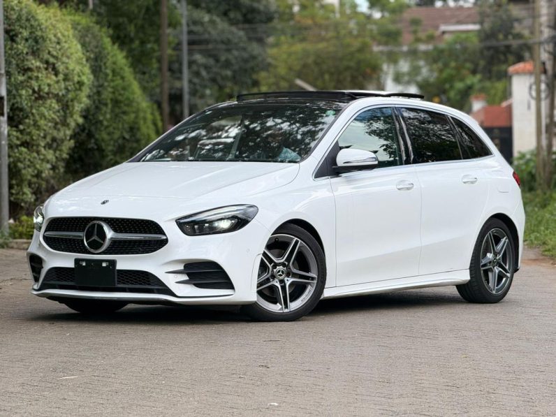
								Mercedes Benz B180 full									