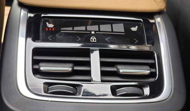 
								Volvo XC60 full									