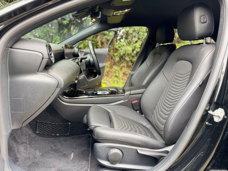 
								Mercedes-Benz A180 full									