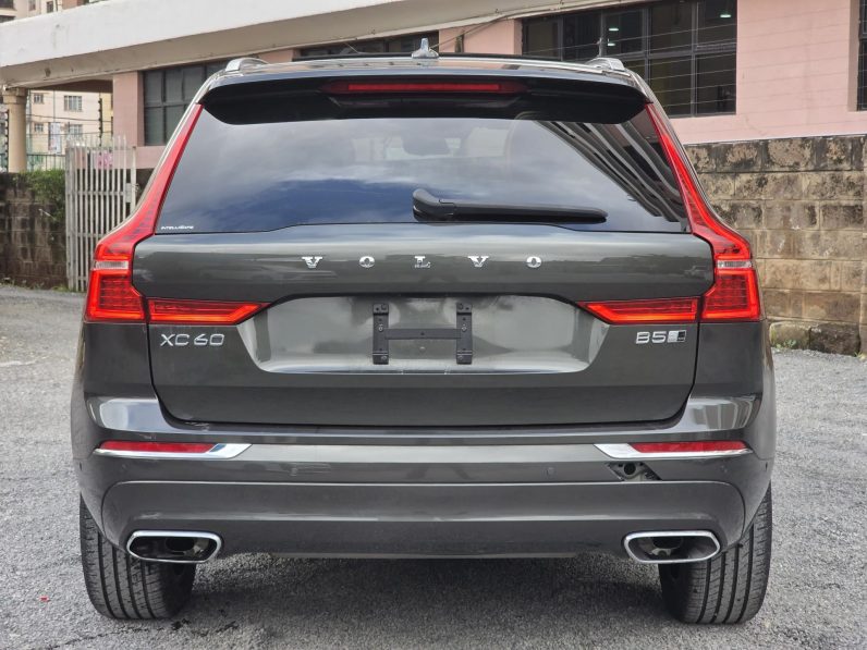 
								Volvo XC60 full									