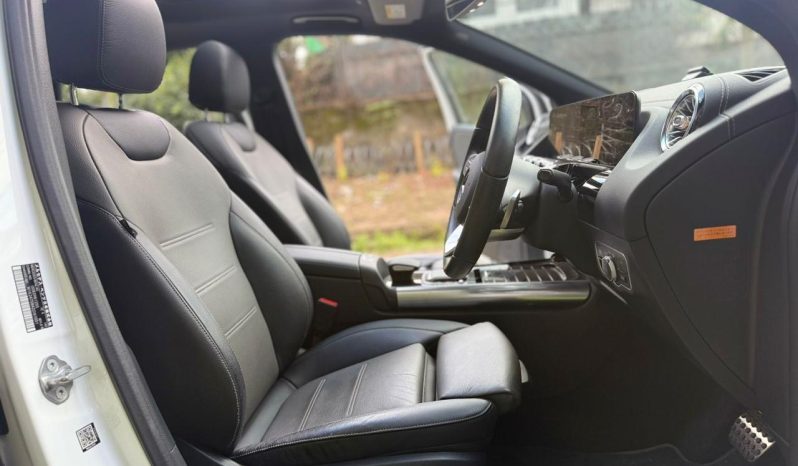 
								Mercedes Benz B180 full									