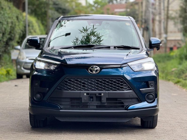 
								Toyota Raize full									