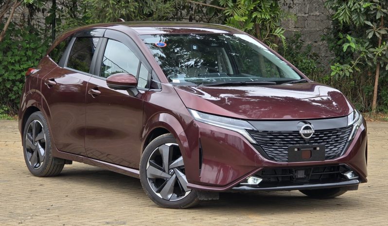 
								Nissan Aura full									