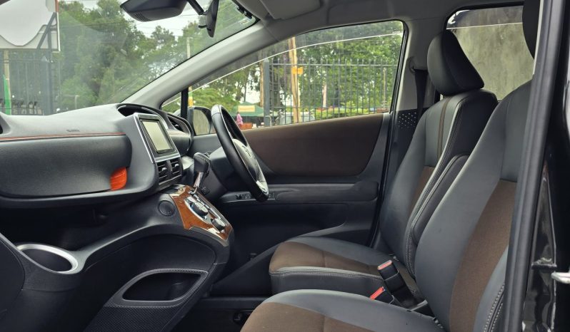
								Toyota Sienta full									