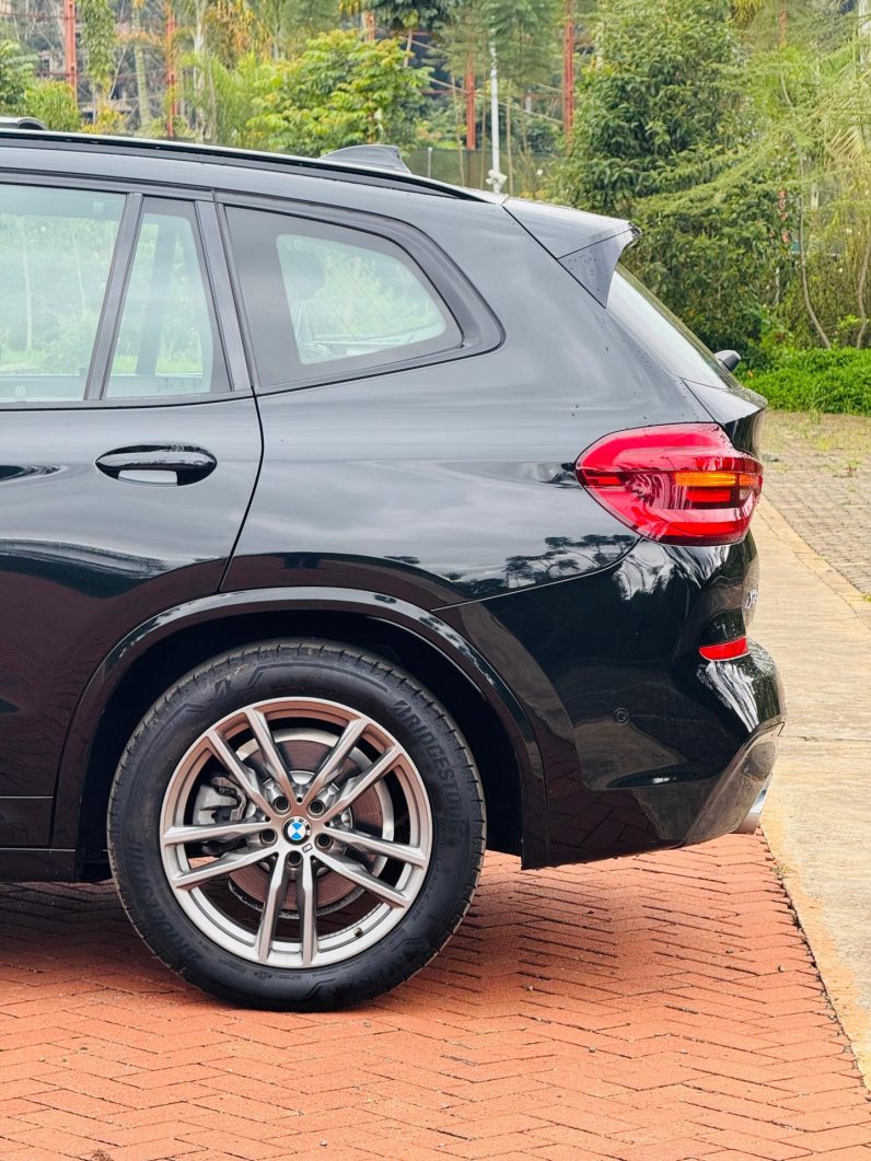 
								BMW X3 full									