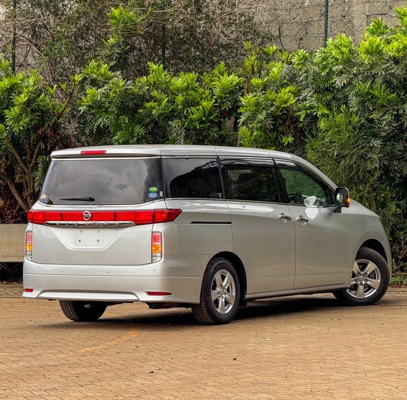
								Nissan Elgrand full									