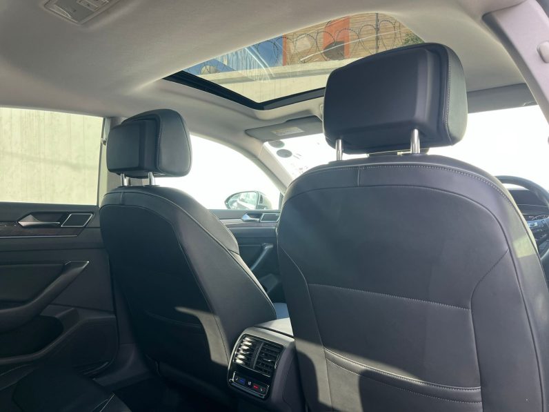 
								Volkswagen Arteon full									