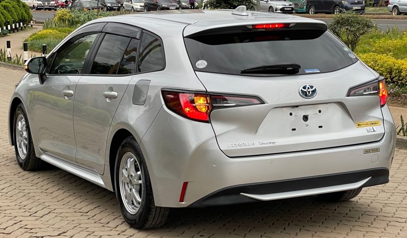 
								Toyota Corolla Touring full									