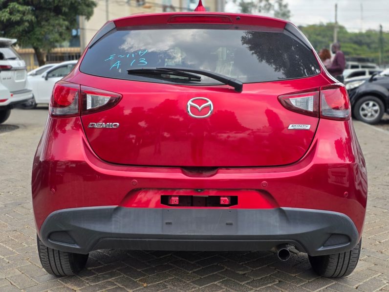 
								Mazda Demio full									