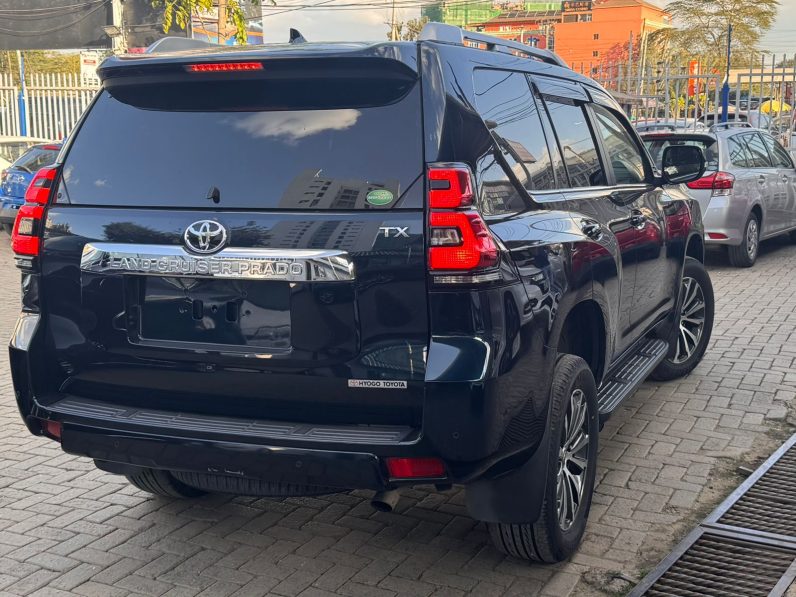 
								Toyota Land Cruiser Prado TXL full									