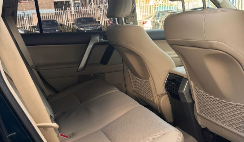 
								Toyota Land Cruiser Prado TXL full									